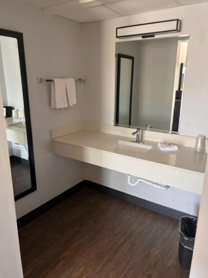 Dublin Inn And Suites Kültér fotó
